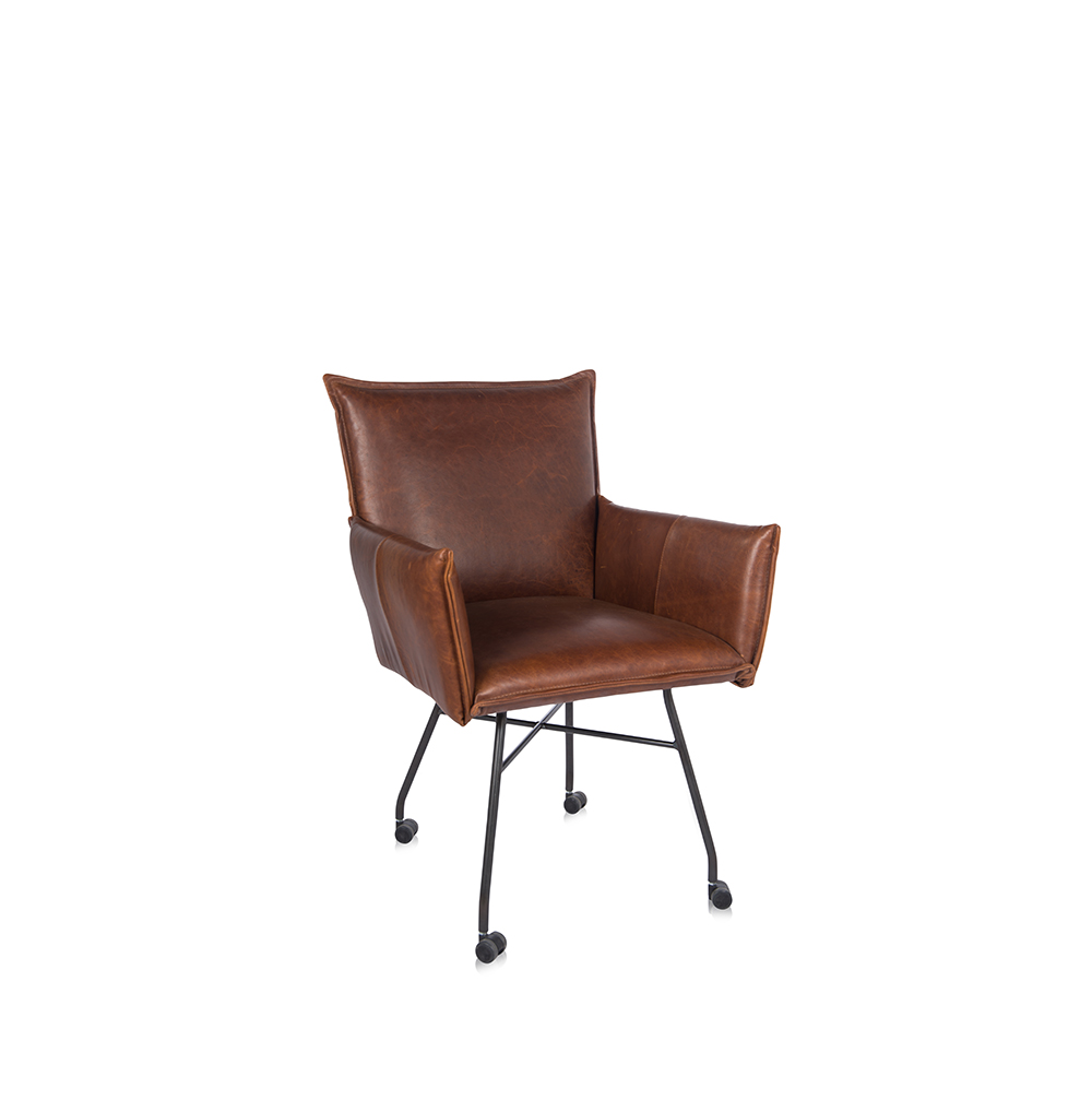 Sanne Diningchair With Arm With Wheel Luxor Tan Oblique