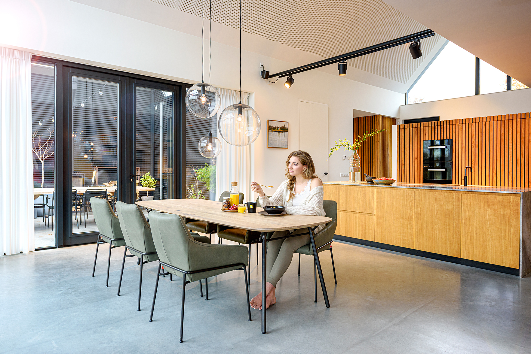 Jess 3344 Jolly Sadie Olive Vain Oak LR